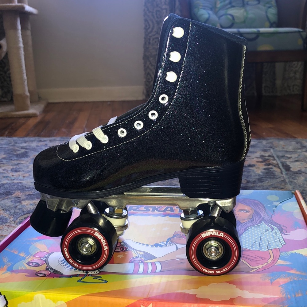 Size 5 Women’s Impala Roller Skates